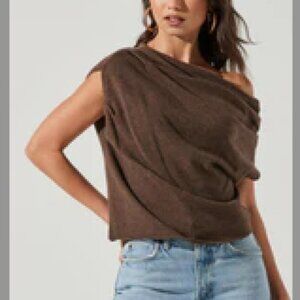 ASTR the Label "Devin Sleeveless One Shoulder Sweater"